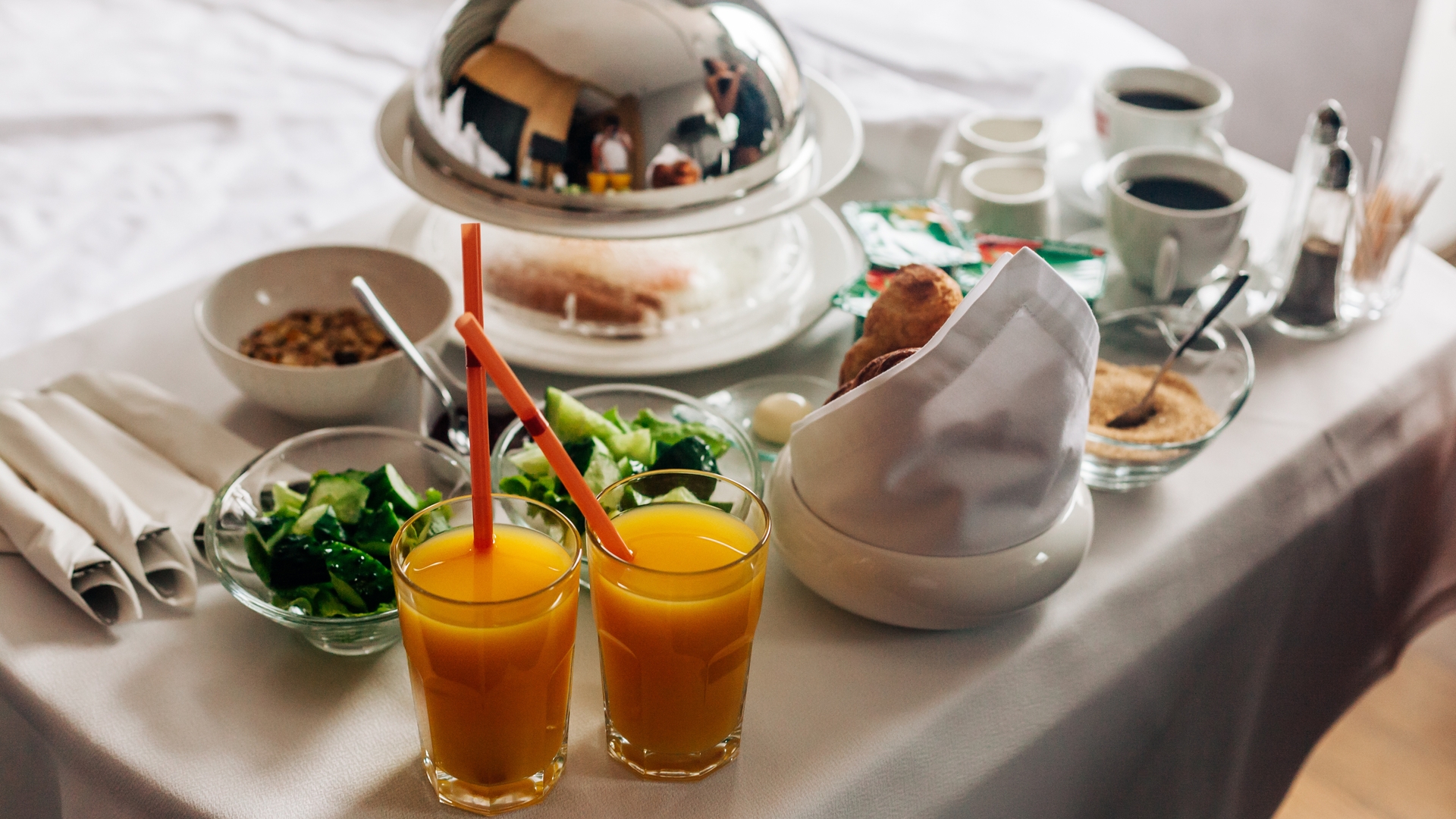 ROOM SERVICE
