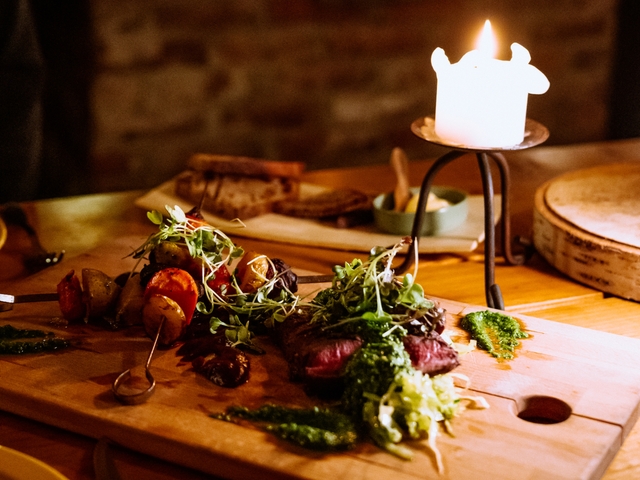 Avotuli-illallisen Menu