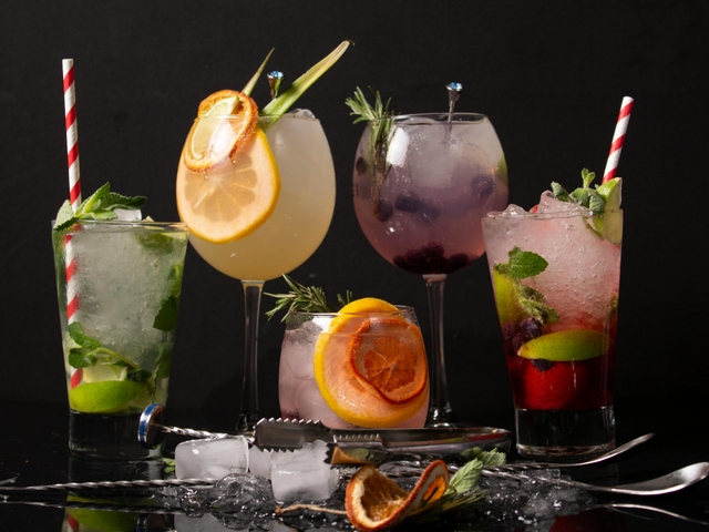Alcoholic cocktails
